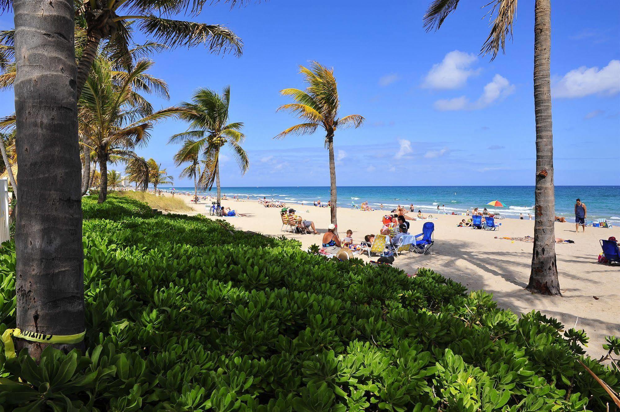 Blue Seas Courtyard Hotel Lauderdale-by-the-Sea Bagian luar foto