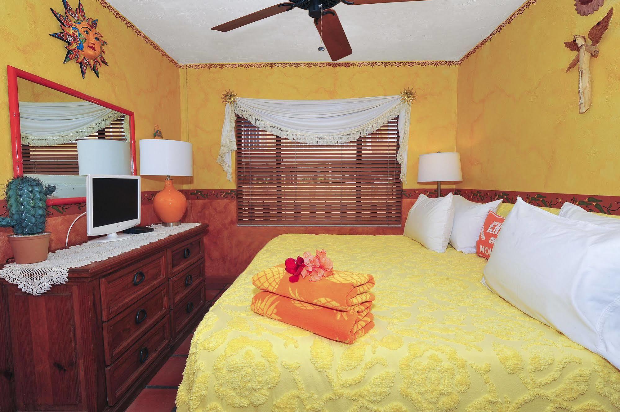 Blue Seas Courtyard Hotel Lauderdale-by-the-Sea Bagian luar foto