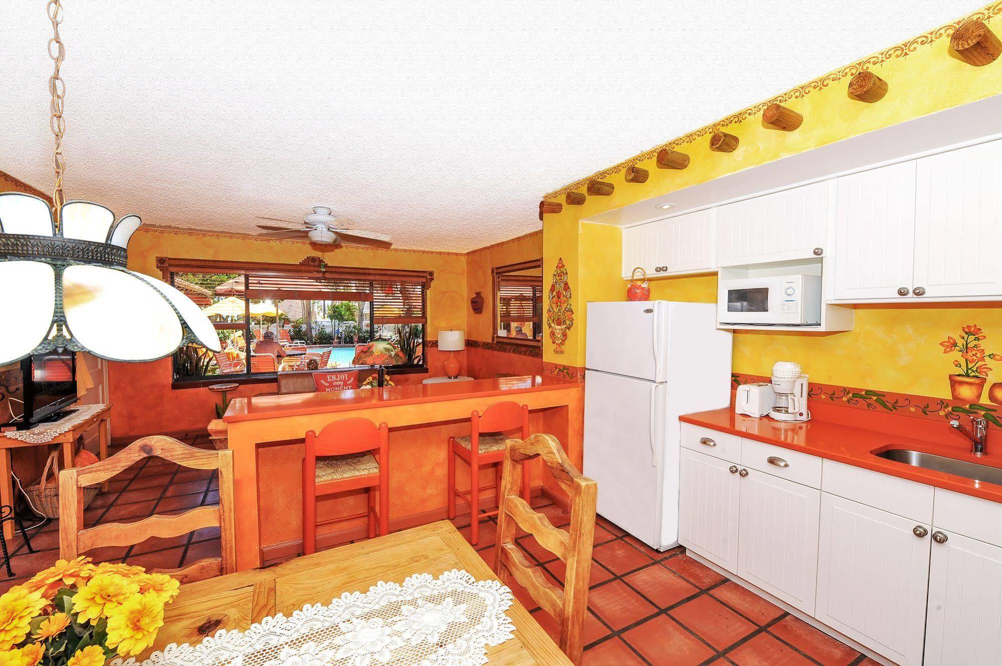 Blue Seas Courtyard Hotel Lauderdale-by-the-Sea Bagian luar foto