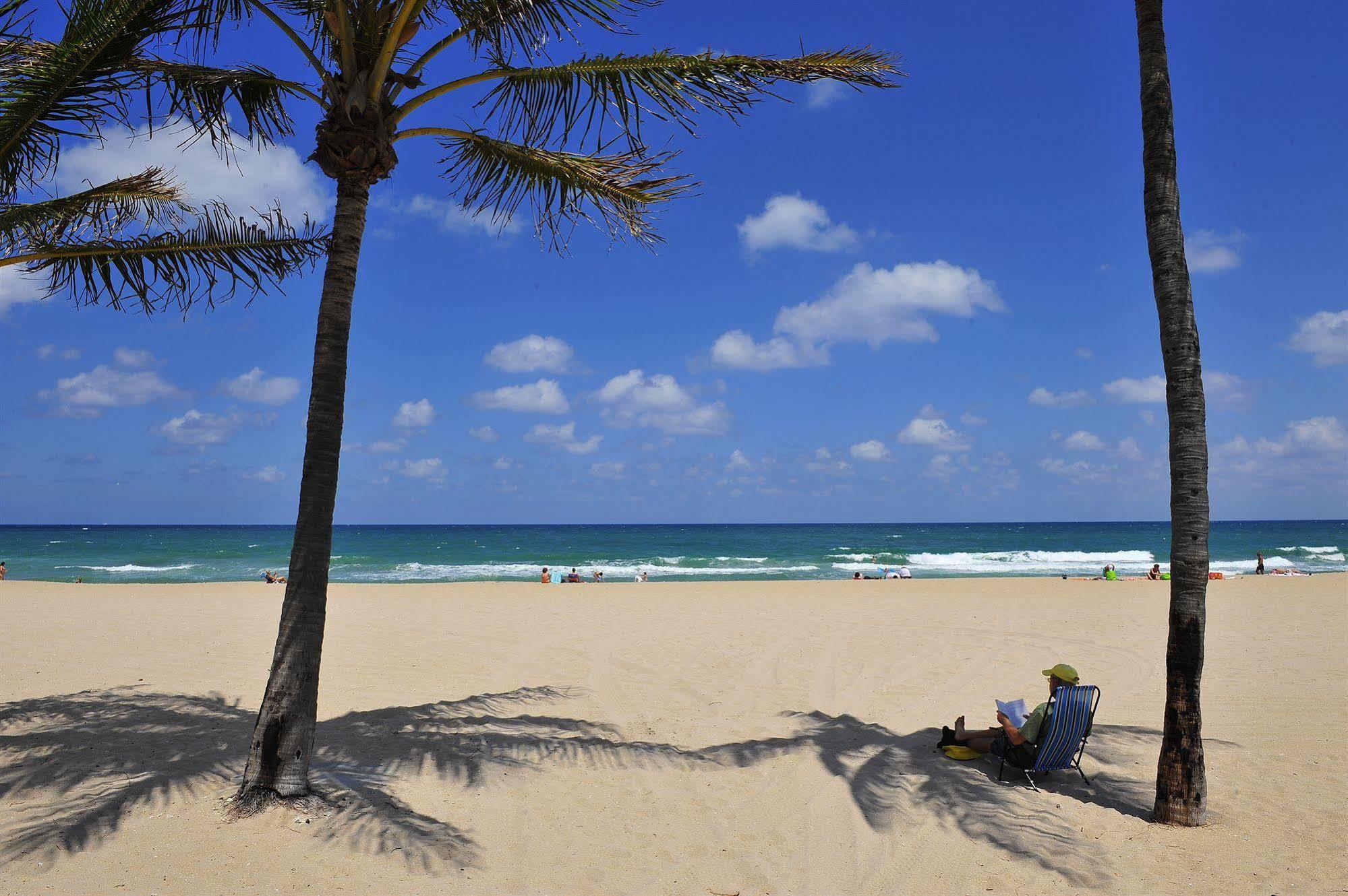 Blue Seas Courtyard Hotel Lauderdale-by-the-Sea Bagian luar foto